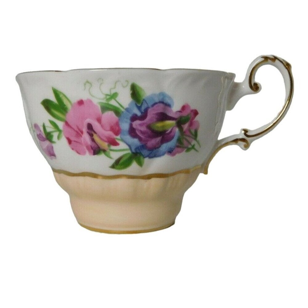 Paragon Sweet Pea Tea Cup Pink Purple Gold Gilded Floral England Collectible